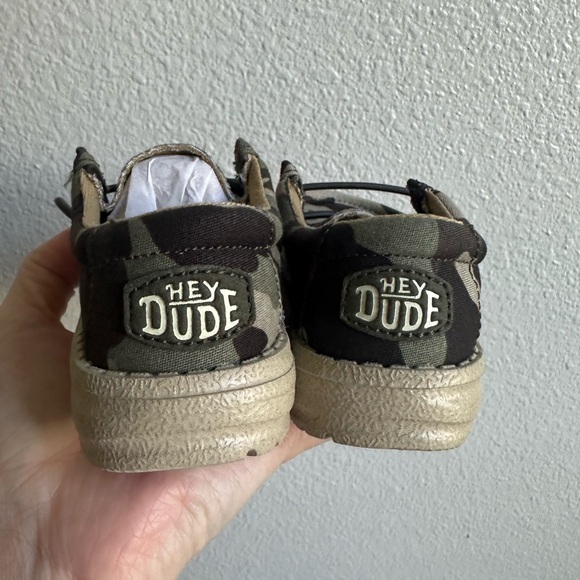 NWT Hey Dude Camo Baby Toddler Shoes Size 6 - Picture 3 of 5